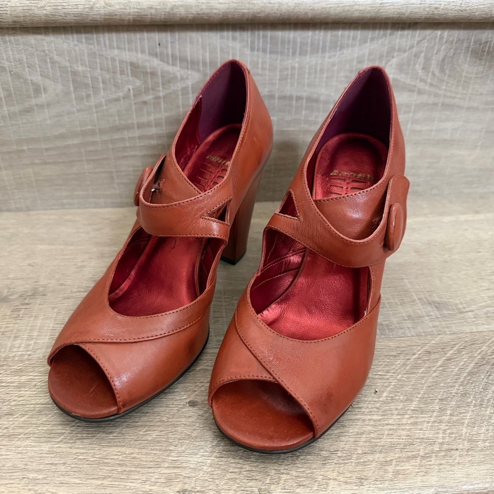 Bronx Rita Cognac Leather Peep-Toe Mary Jane Heels – Size 7.5 – Like New